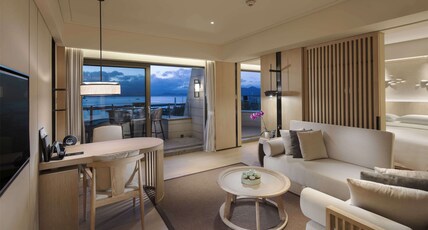 Hilton Shenzhen Shekou Nanhai Room Type - KING BED SEAVIEW SUITE NHW