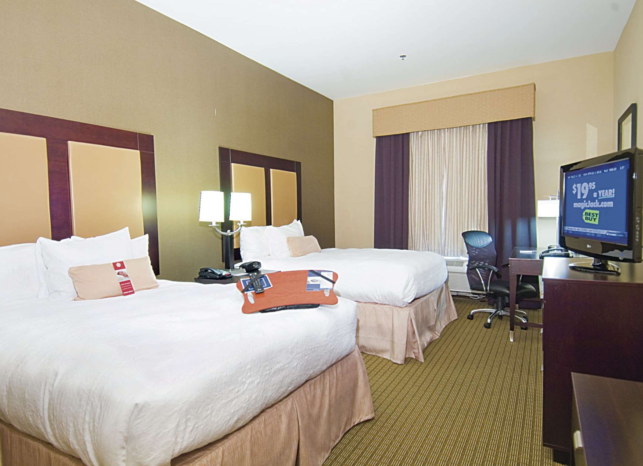 Hampton Inn & Suites Decatur - Tap to explore photos