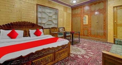 Available 2 Bedrooms And Kitchen Room Type - Bedroom 1