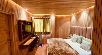 Hotel Shiva Cottage Room Type - Vintage Double Bedroom with Couch