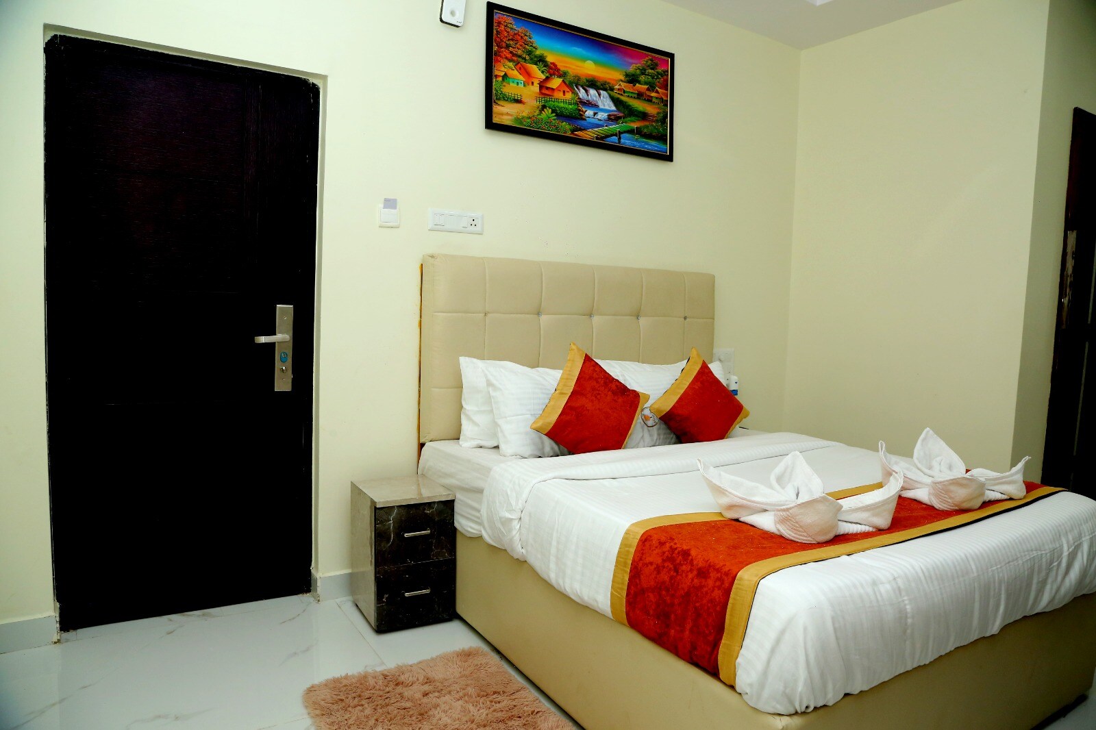 MANGO TREE HOTEL - Tap to explore photos