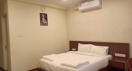 Vaishnava Regency Room Type - Deluxe AC