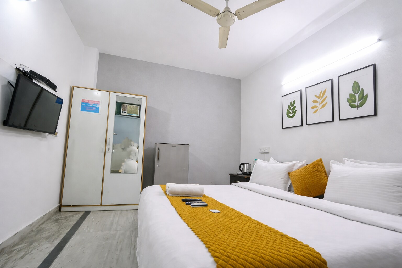 Mauryan Express Hotel Hauz Khas Fort - Tap to explore photos