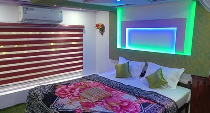 SREEKRISHNA HOUSEBOATS Room Type - Deluxe room in sharing houseboat AC timing 9 Pm to 6Am