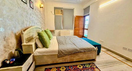 Evaras Ganges Grace Luxury Homestay Room Type - Executive Room 