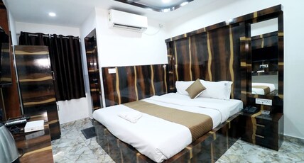 Hotel Best Buy Room Type - Standard Double Bed Room with free WiFi