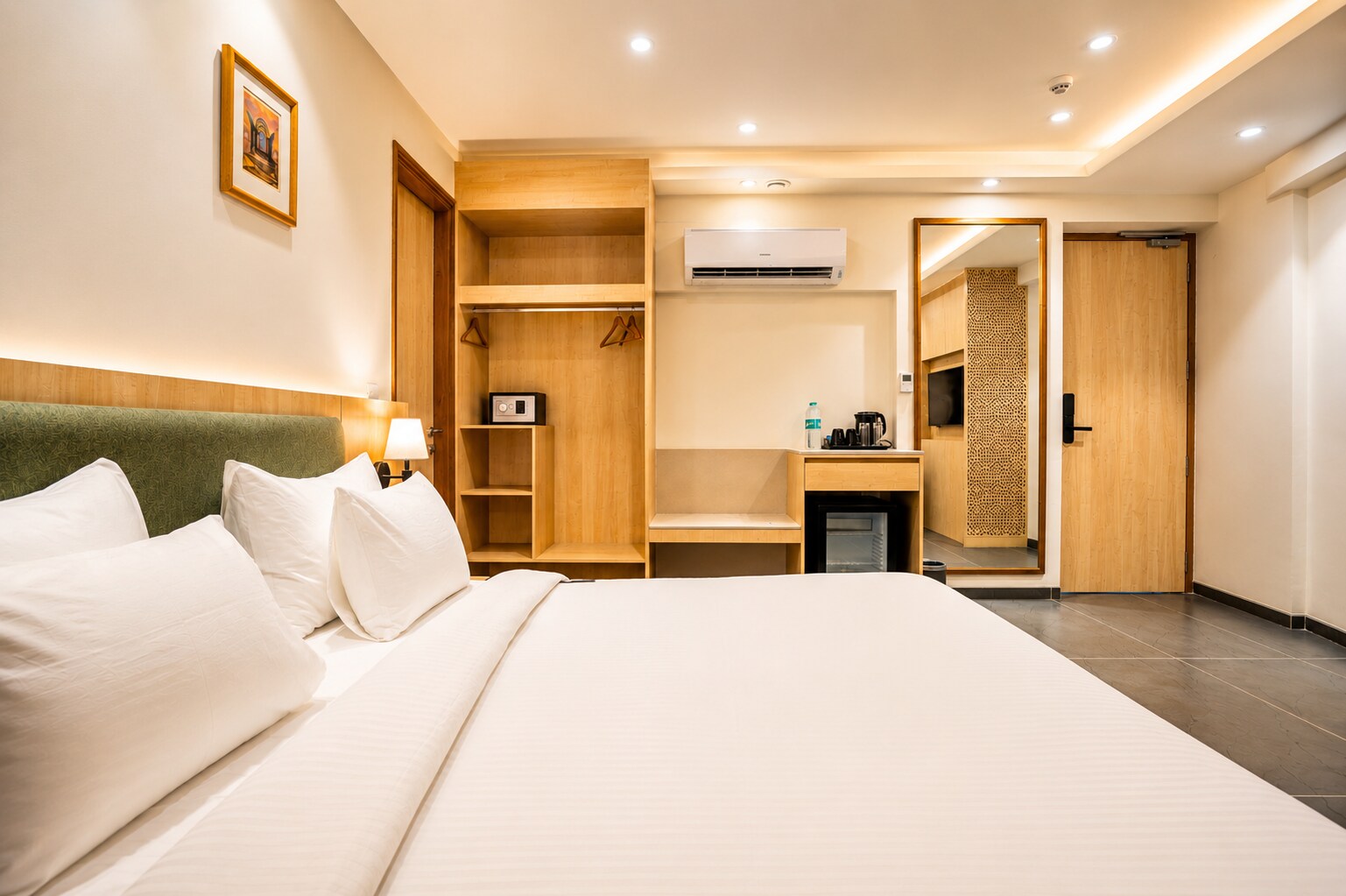 The Avenor - Hotel in Mansarovar Near Jaipur Airport - Tap to explore photos