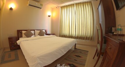 Madhavs Mallet Room Type - Deluxe