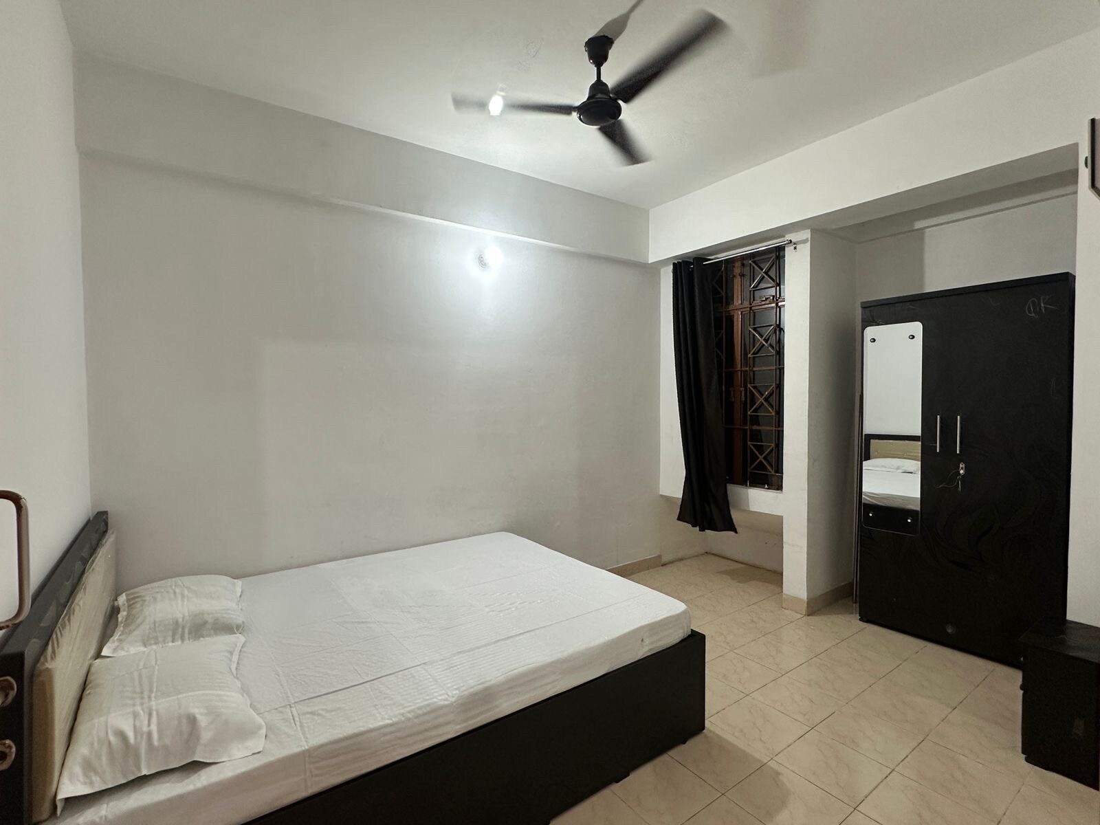 Comfort Hub is a spacious 3BHK homestay - Tap to explore photos