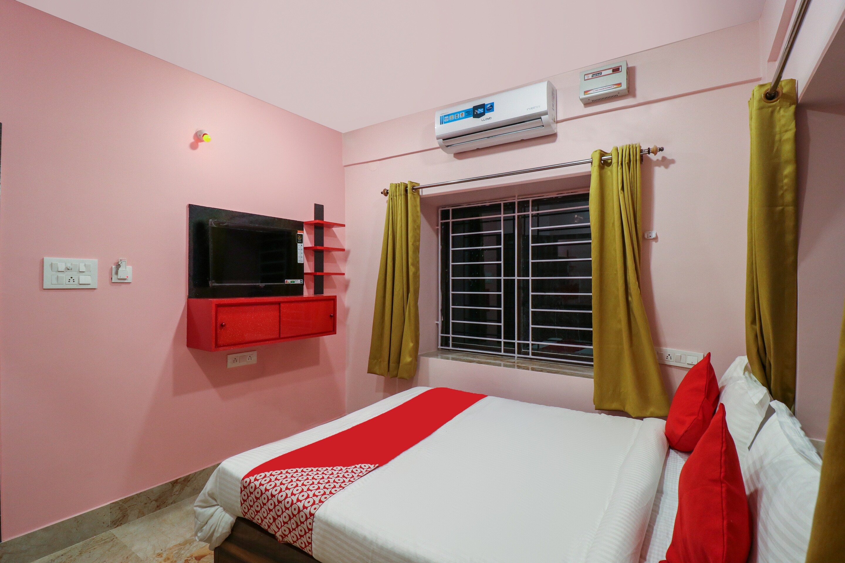 Collection O NEOSTAY TOWN HOUSE - Tap to explore photos