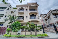 Dorota House | Room & Caretaker