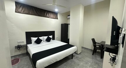 HOTEL STAR LIGHT Room Type - Deluxe Room