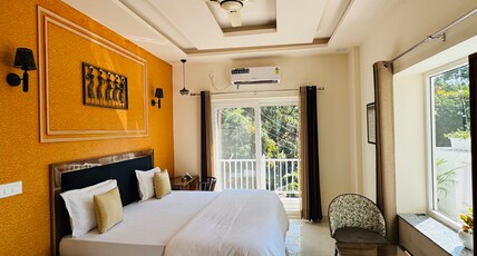 Rootz by NomadsHouse Room Type - Deluxe Room R01