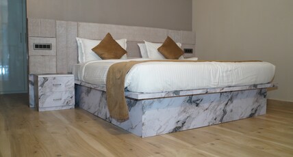 SPLASHH Room Type - Luxury Pool View King Bed Room