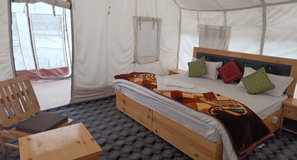 Camp Laschen Hunder Room Type - Swiss Tent