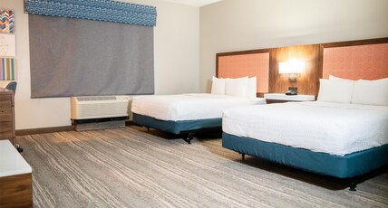 Hampton Inn by Hilton GONZALES Room Type - 2 QNS ACCESSIBLE W TUB NS