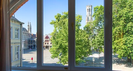 Crowne Plaza Bruges Room Type - 1 King Junior Suite City View