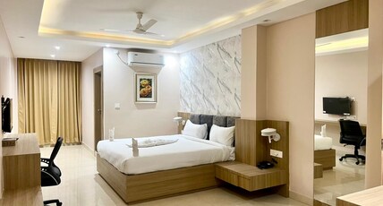 HOTEL AIRPORT VIEW Room Type - Royal Executive