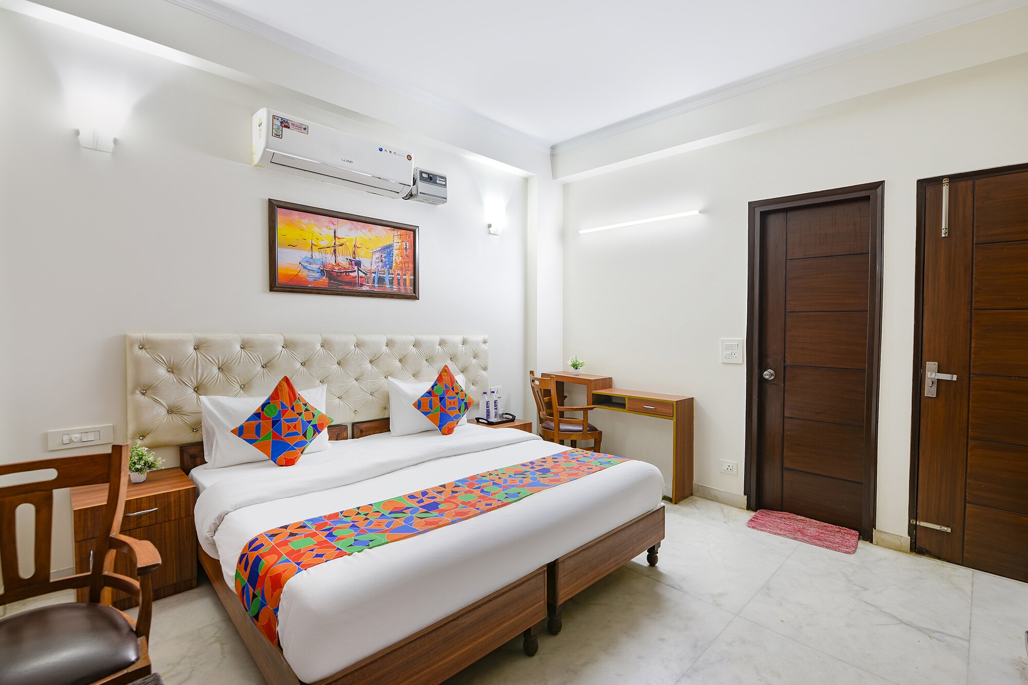 FabHotel Comfy Cottage - 700 Meters From Artemis Hospitals, Sector 51 - Tap to explore photos