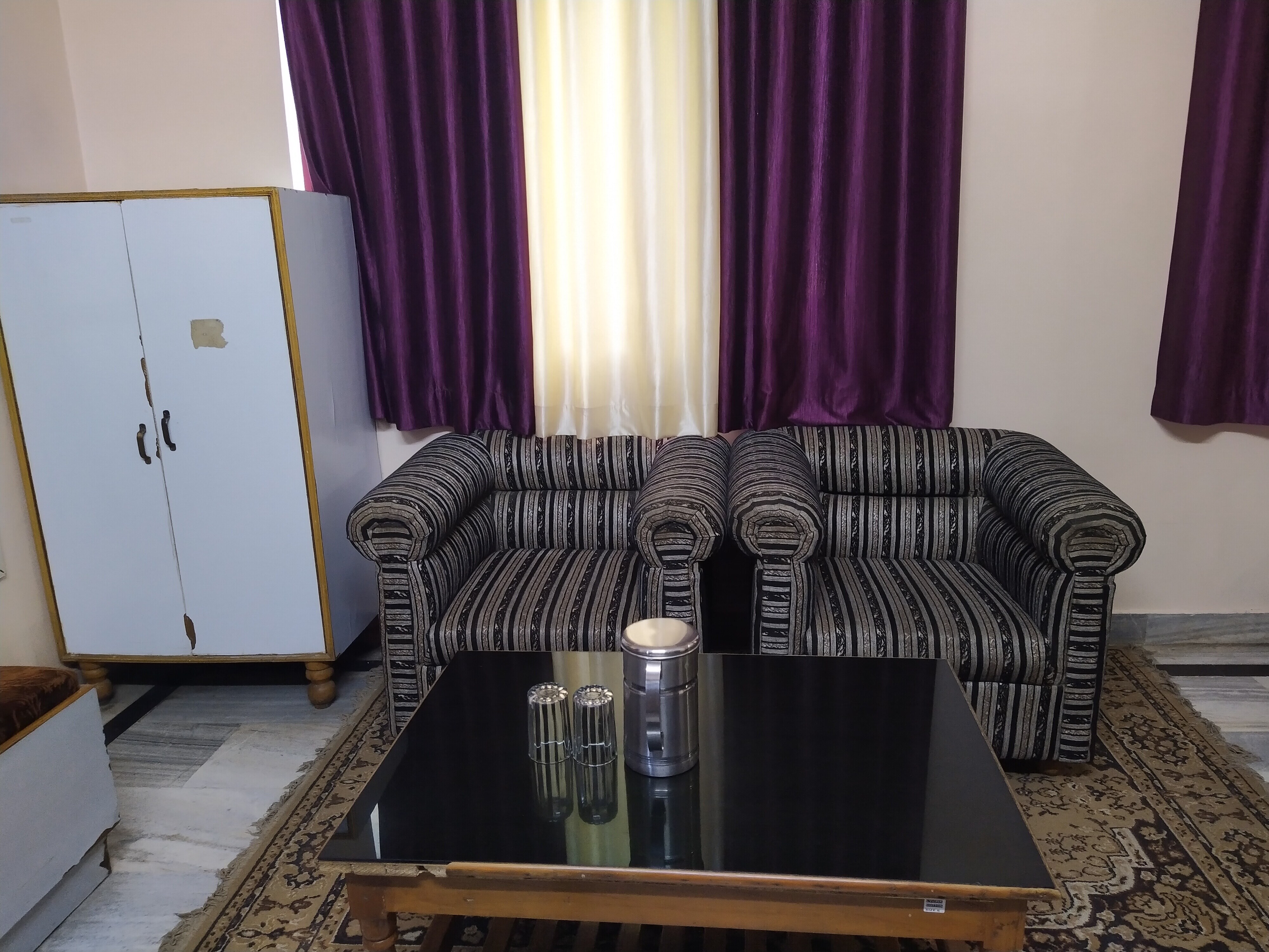 Hotel Raj - Tap to explore photos