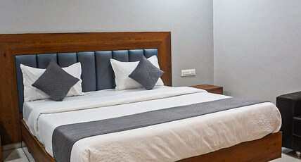 Hotel Amazon Room Type - Deluxe Room with City View