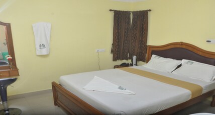 Nalan Hotel Room Type - standard room ac
