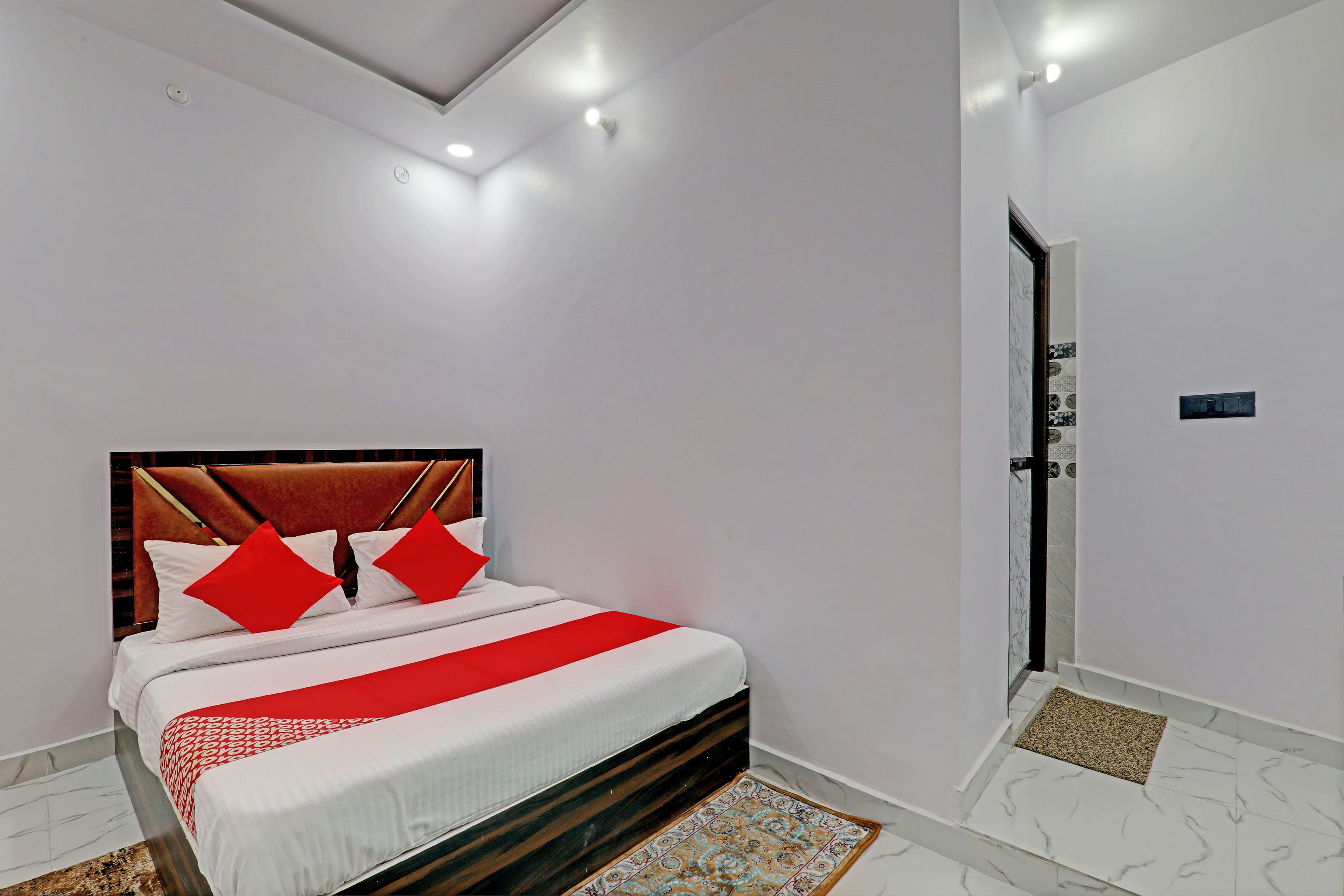OYO Flagship Yes Home Stay - Tap to explore photos