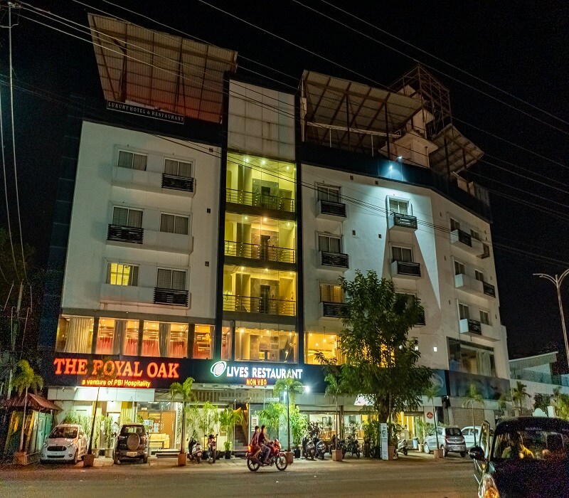 The Royal Oak Luxury Hotel - Tap to explore photos