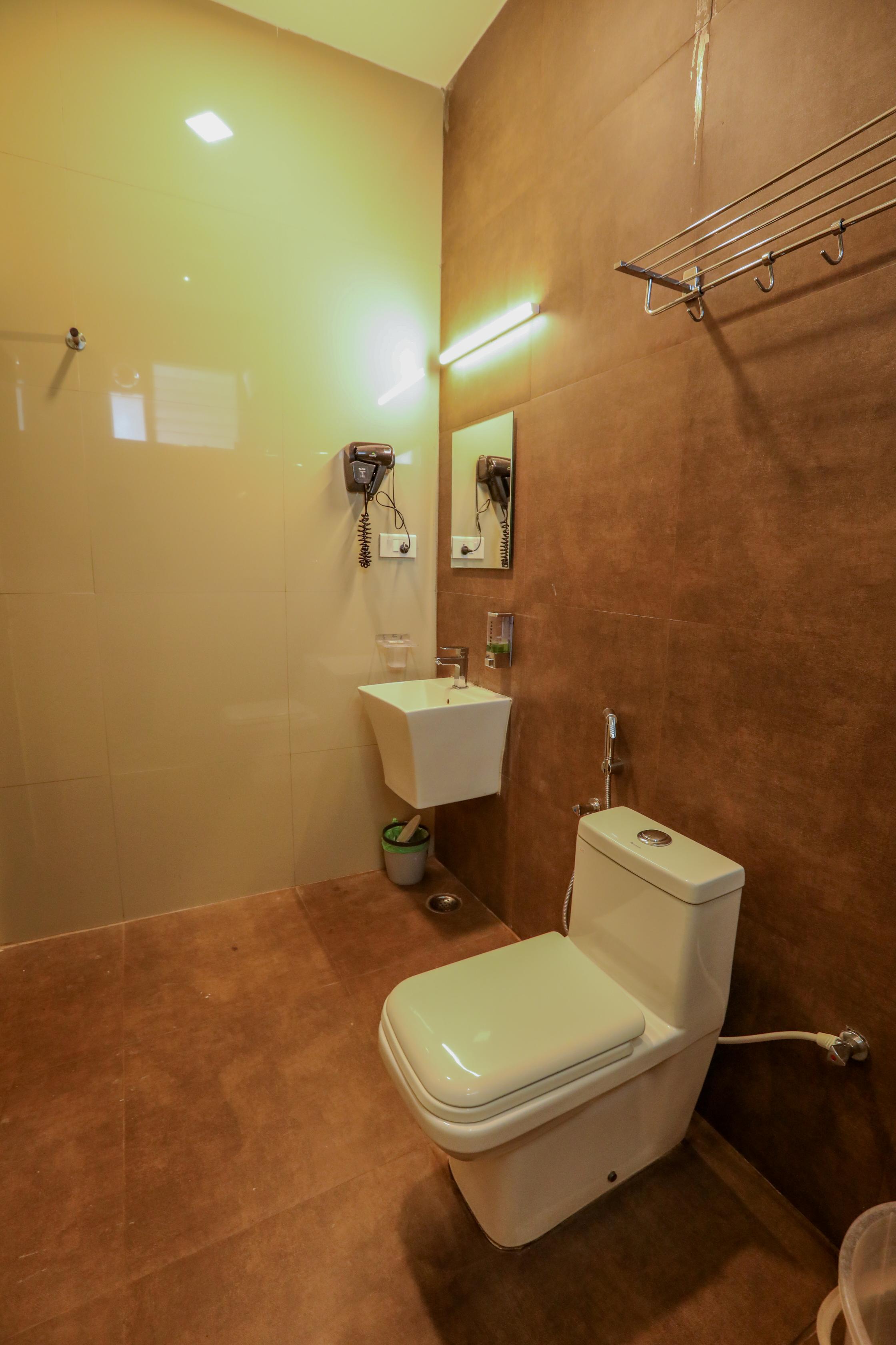 Thavika SIlverwoods Residence Yelagiri - Tap to explore photos