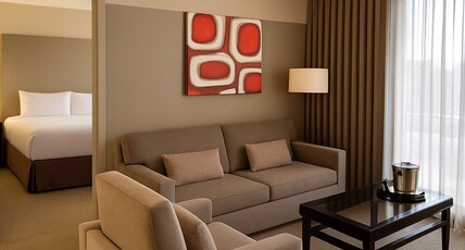 Crowne Plaza Chicago West Loop Room Type - 1 King Bed 1 Bedroom Suite High Floor