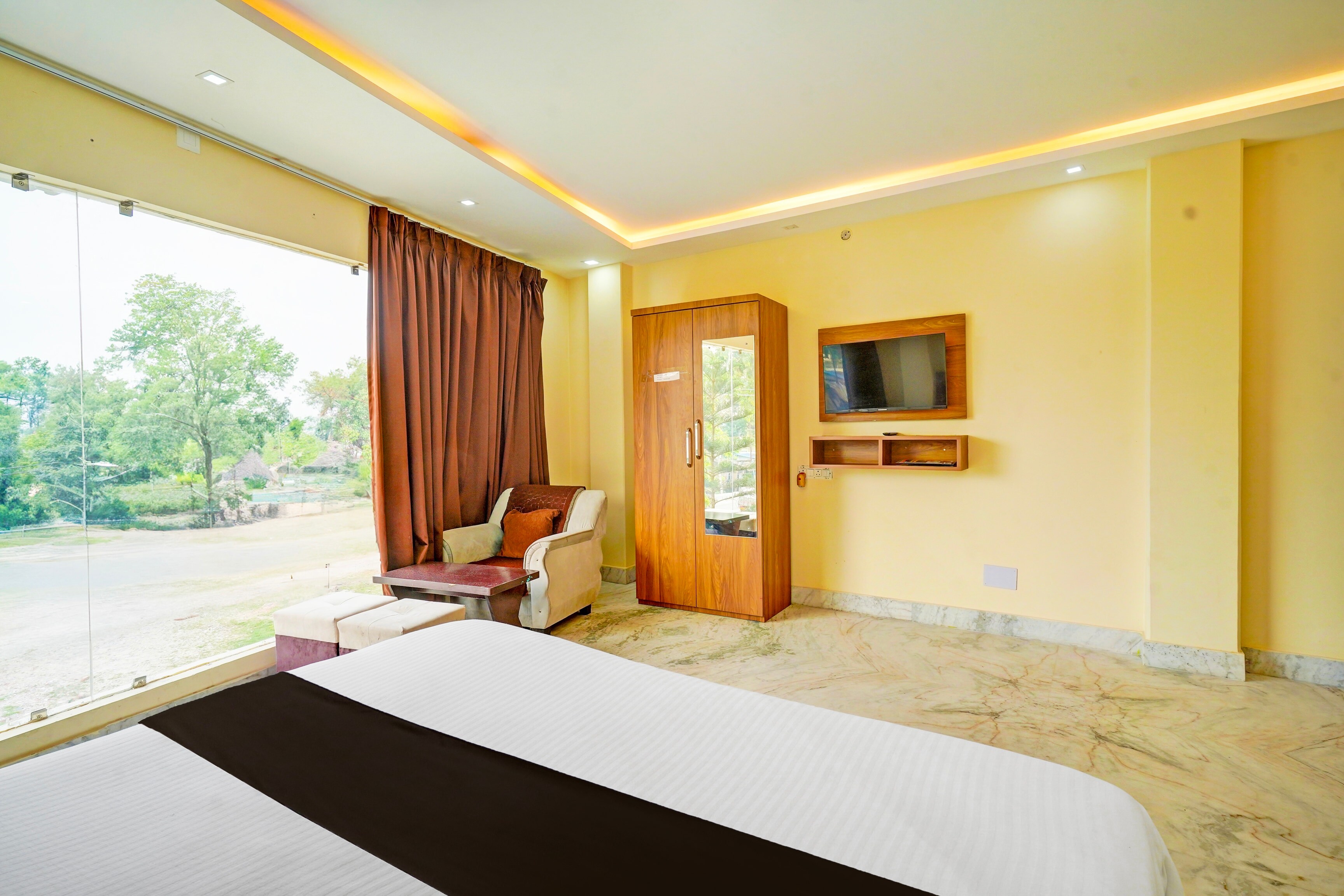 Collection O Hotel Danish Dreamstay - Tap to explore photos