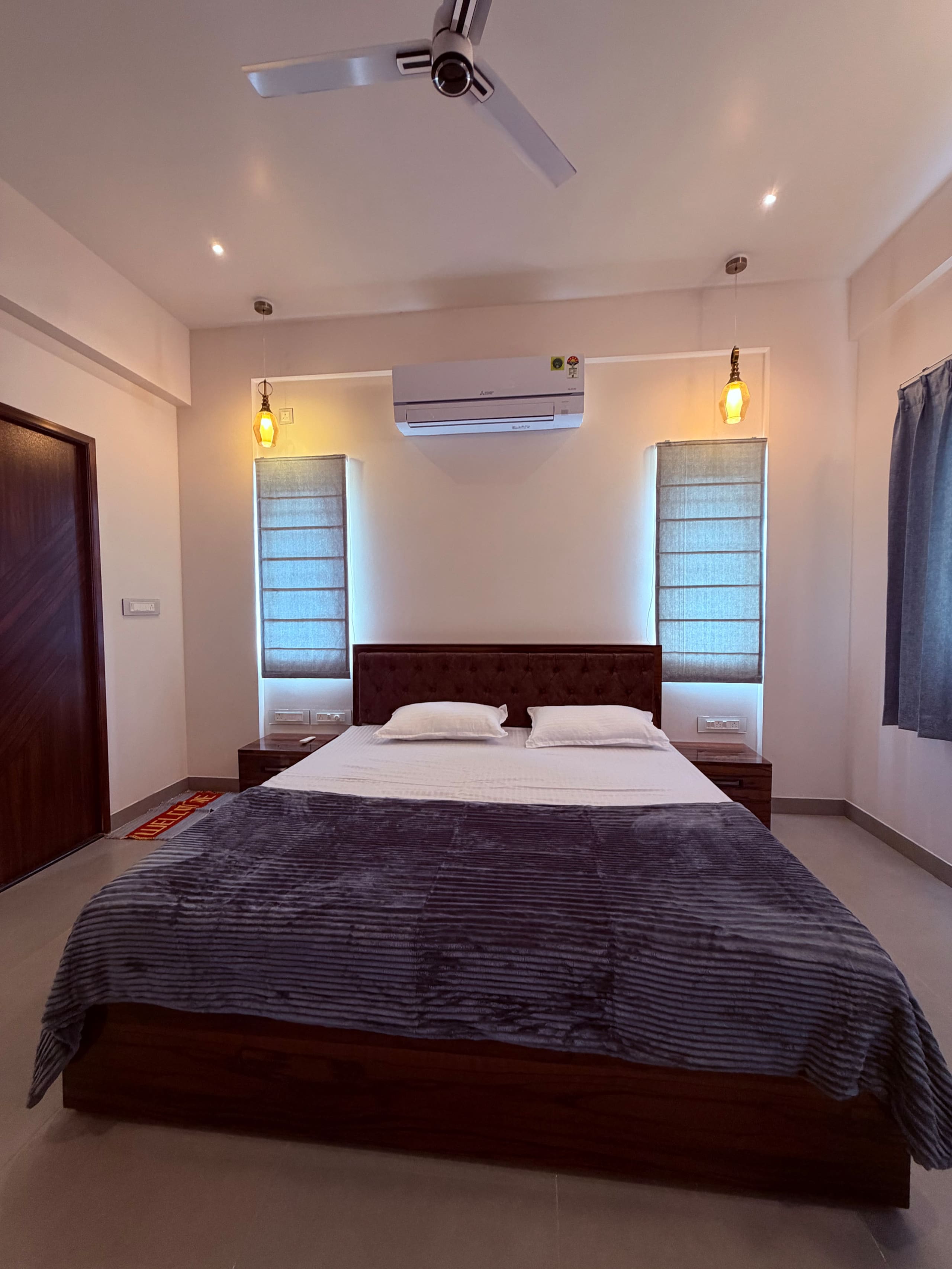Eshvari 4F AC Luxury 3BHK Airport Sahakar Nagar - Tap to explore photos