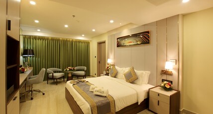 EMILYS BY JDANIELS Room Type - Deluxe King Room