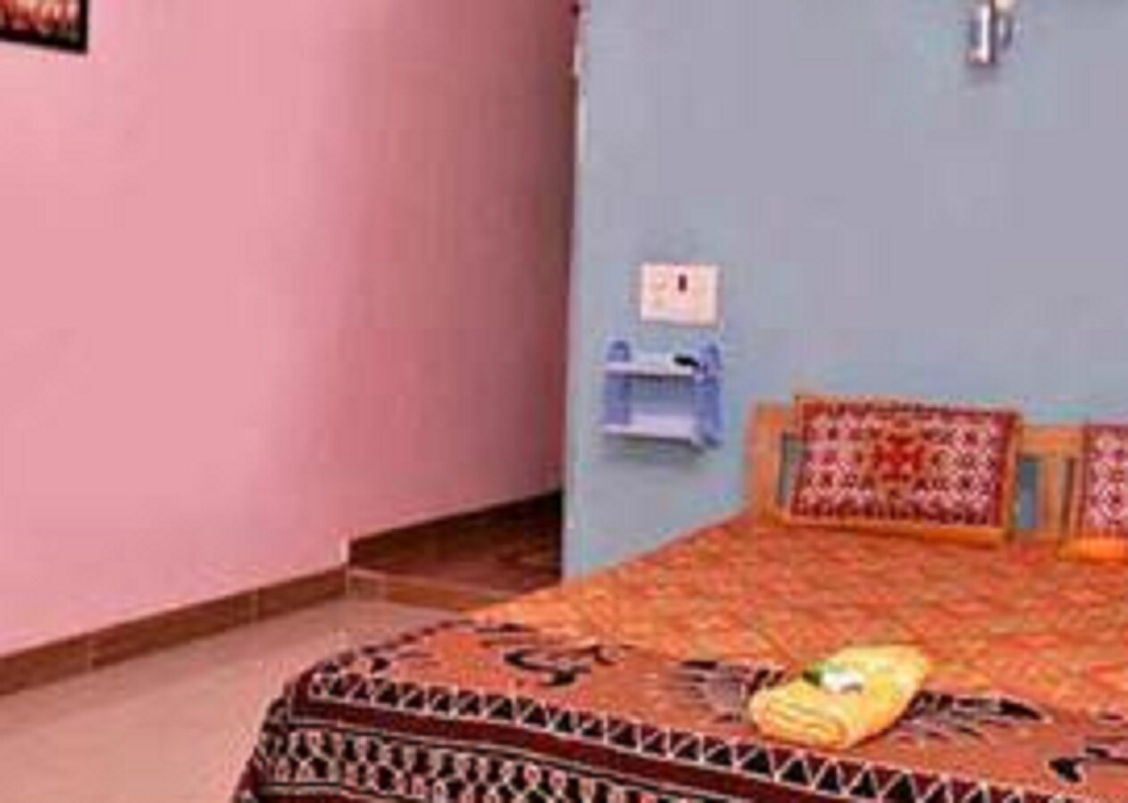 Hotel jayaswal - Tap to explore photos