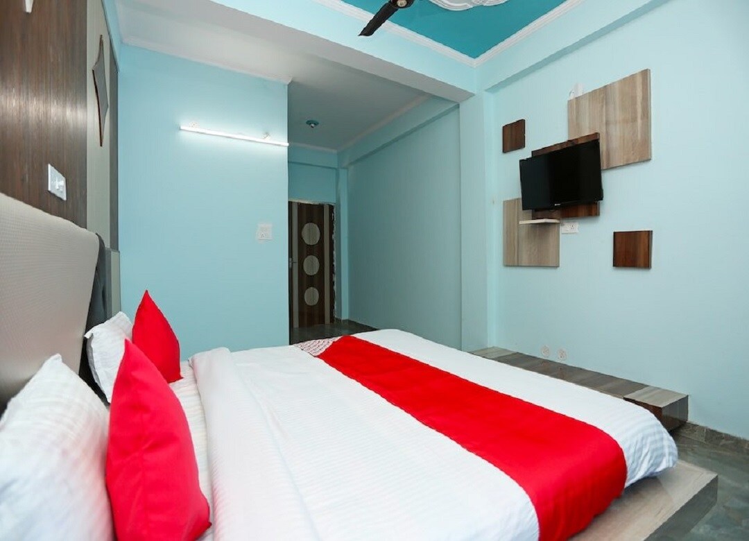 Hotel Welcome - Tap to explore photos