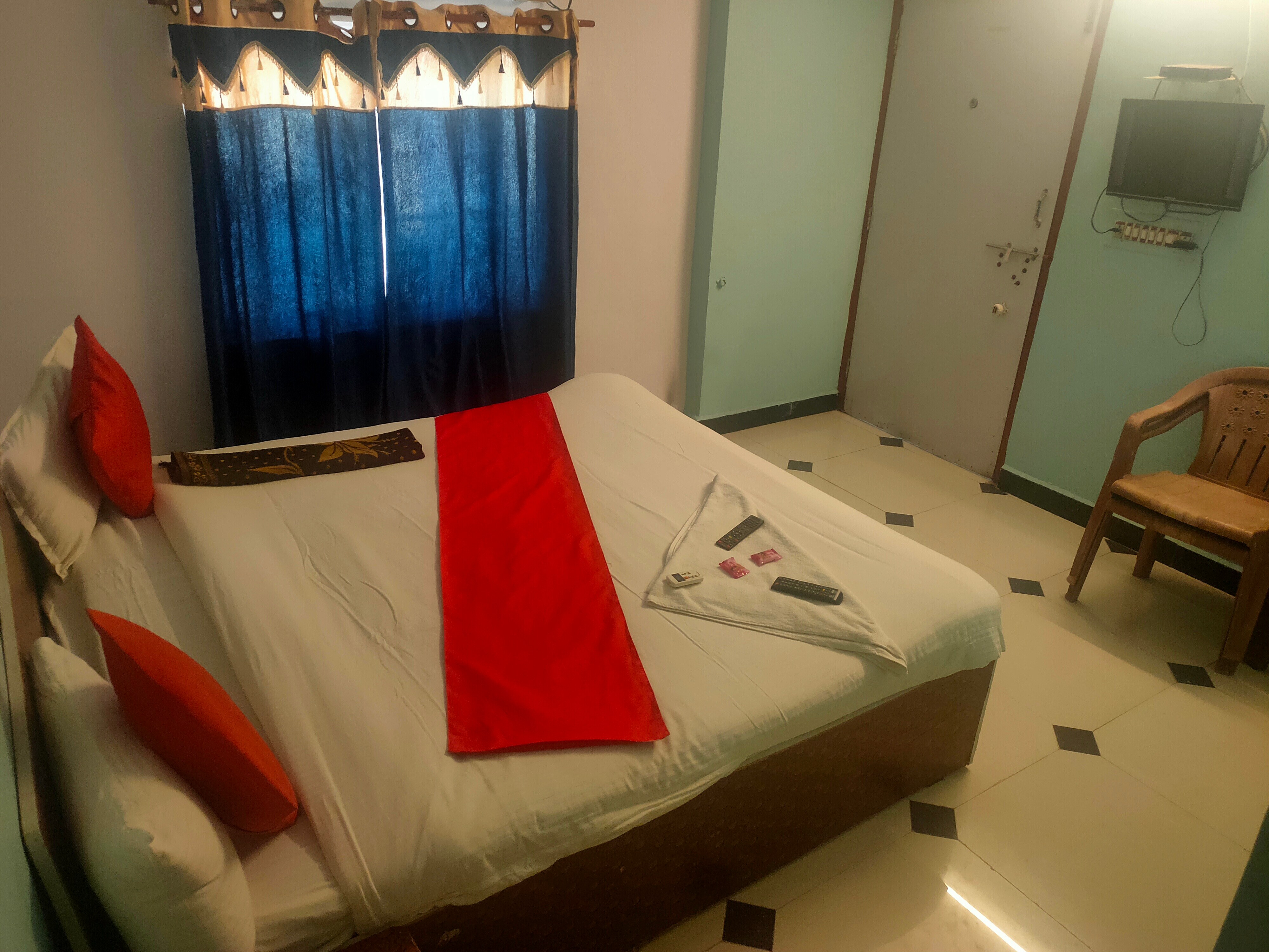 Hotel Rajeshree - Tap to explore photos