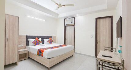 FabHotel JP Palace Room Type - Premium room