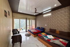 Nilaya Hills Resort 150 Mtrs From Sirsi Helipad