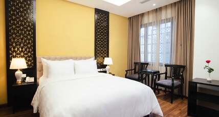 Palago Boutique Hotel Room Type - Deluxe Double Room with window and Bathtub