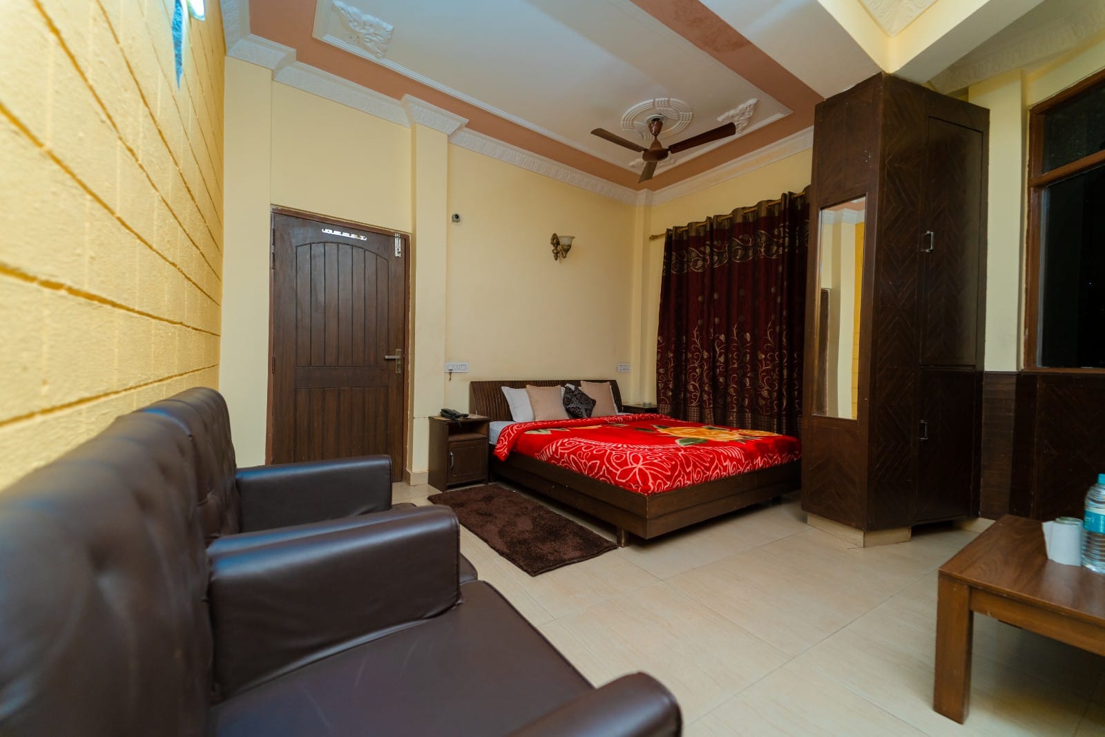 Hotel Neelam - Tap to explore photos