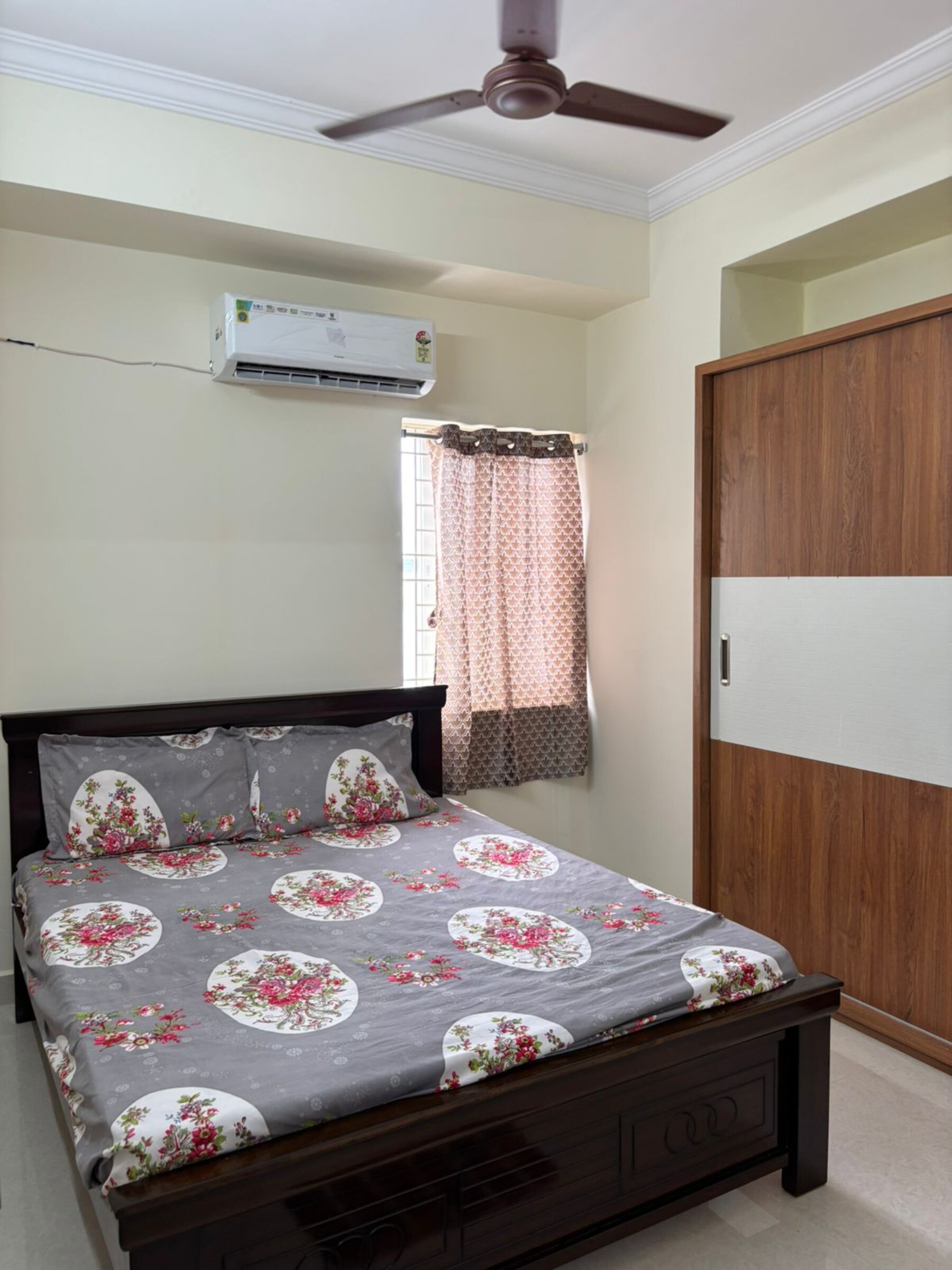 Pearl Homestays 2bhk - Tap to explore photos