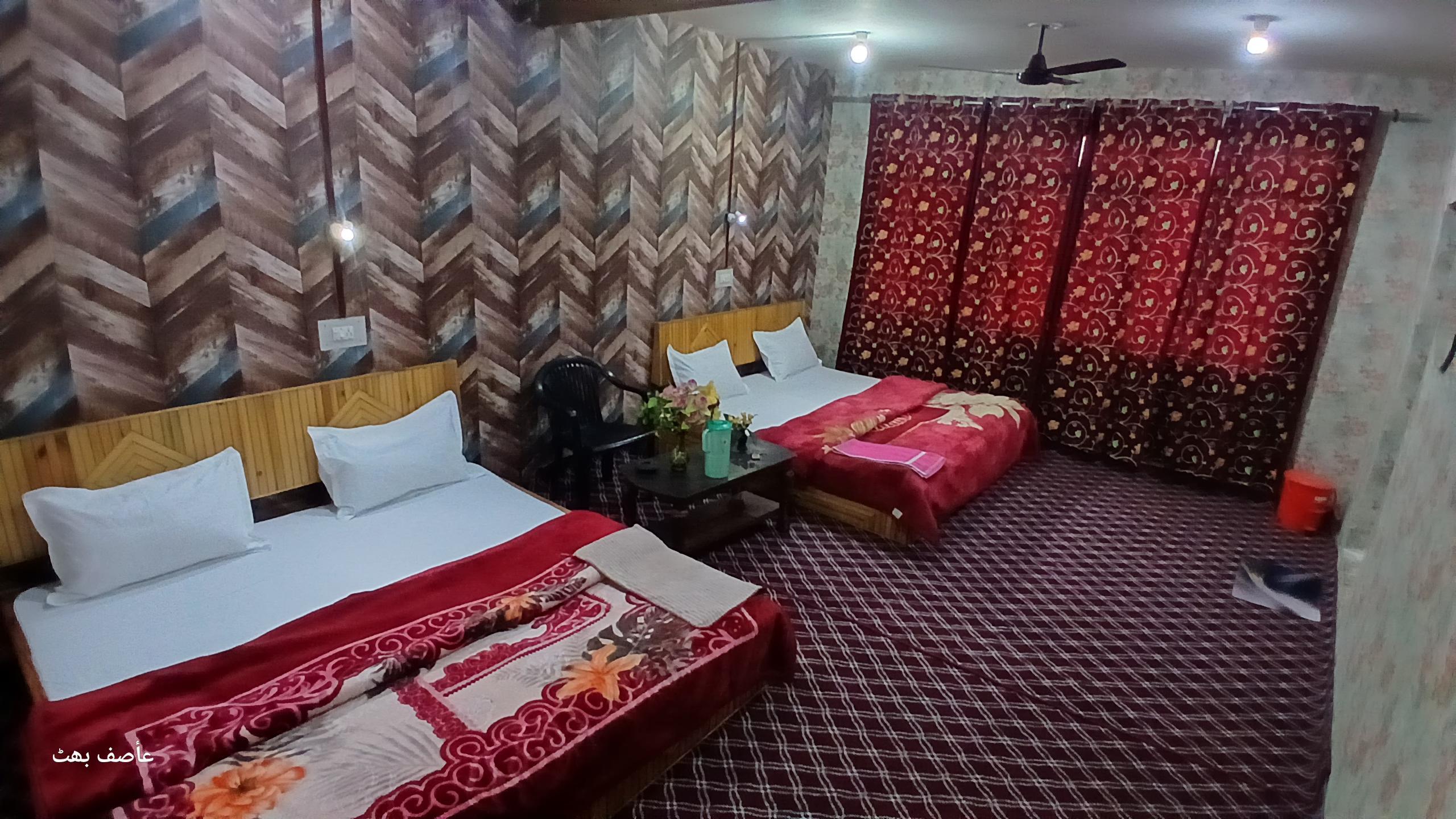Aziz Guest House | Near Dal Lake - Tap to explore photos