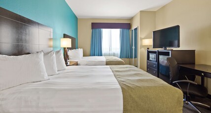 Best Western Lindsay Inn & Suites Room Type - Accessible - 2 Queen, Mobility Accessible, Communication Assistance, Bathtub, Non-Smoking, Full Brea Best Western Lindsay Inn & Suites Room Type - Accessible - 2 Queen, Mobility Accessible, Communication Assistance, Bathtub, Non-Smoking, Full Brea