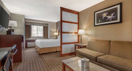 Best Western Plus Peak Vista Inn & Suites Room Type - Suite-1 King Bed, Non-Smoking, Mountain View, Sitting Area, Work Desk, Microwave And Refrigerator, F Best Western Plus Peak Vista Inn & Suites Room Type - Suite-1 King Bed, Non-Smoking, Mountain View, Sitting Area, Work Desk, Microwave And Refrigerator, F