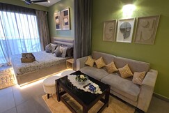 The Cozy Geek on 40th floor