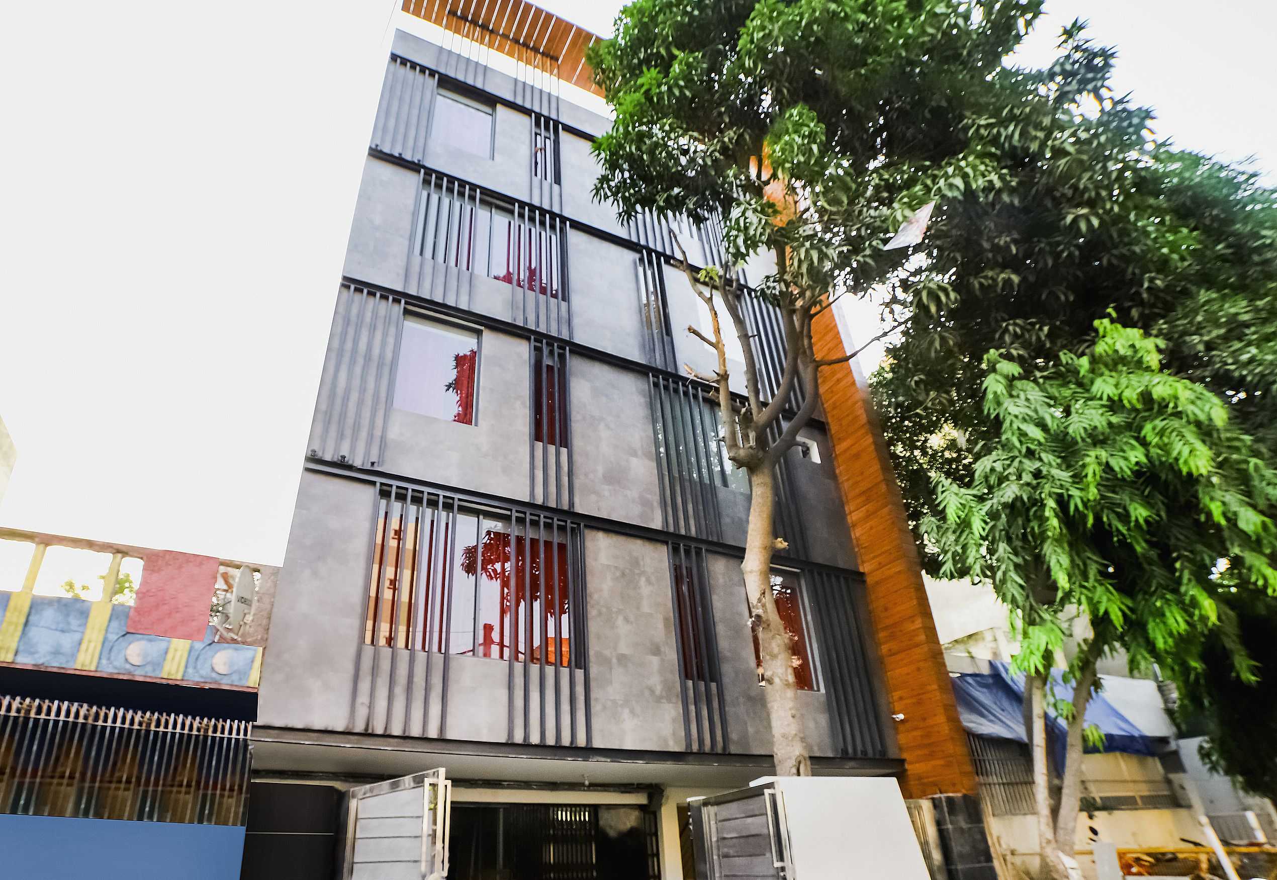 Hotel O Ashirwad home Near Pitampura - Tap to explore photos