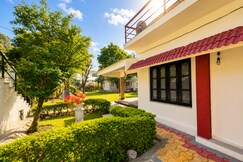 Nature Nest - 3BR Peaceful by Homeyhuts