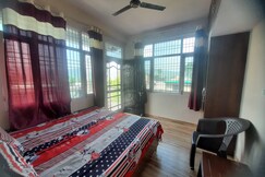 TRIO HOME STAY