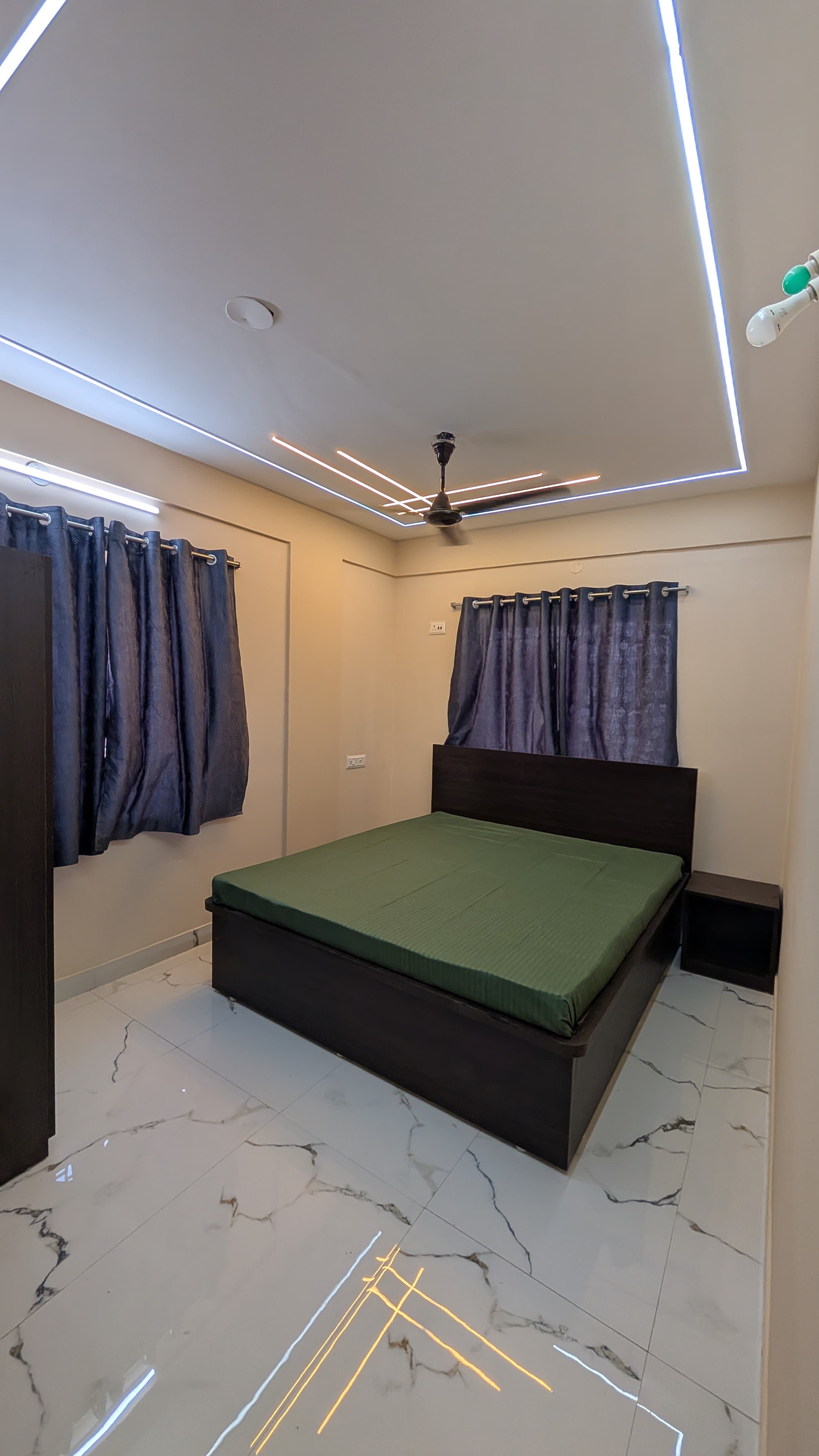 Entire Comfortable 2BHK Apartment, 10 Minutes from Airport - Tap to explore photos