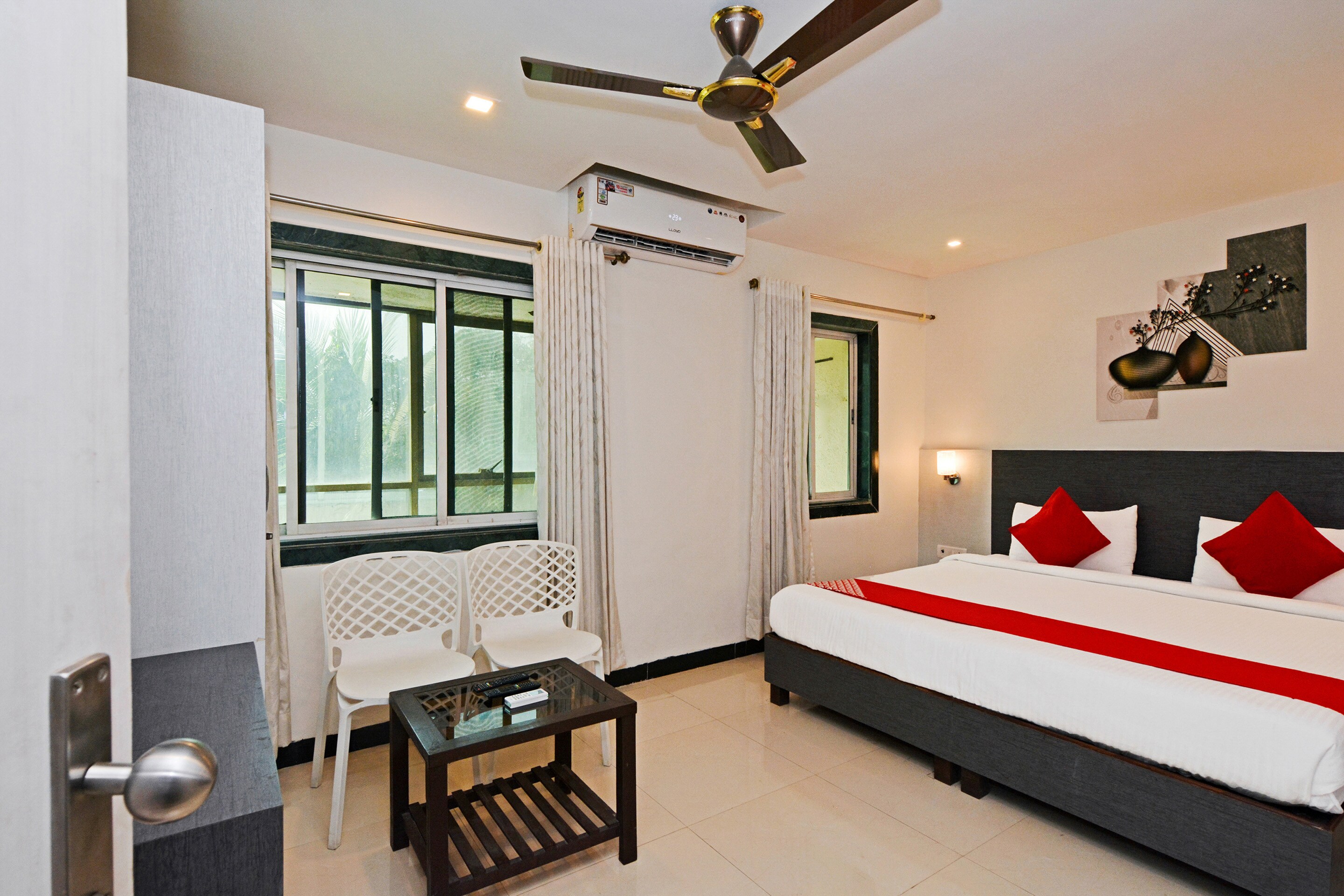 Hotel O Ashwarya Service Apartment - Tap to explore photos